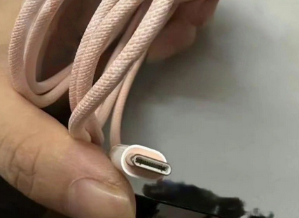 辉县苹果15维修店分享iPhone15USB-C数据线长啥样